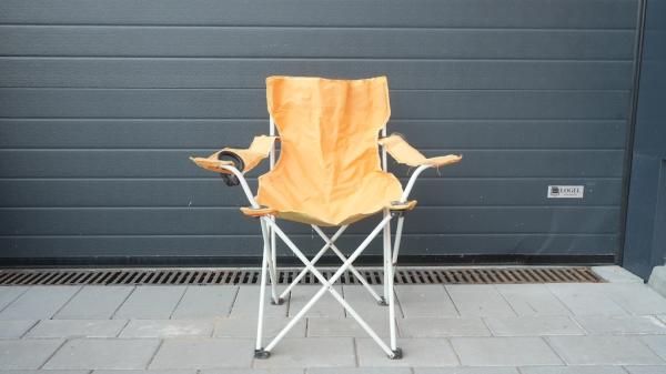 Folding fishing chair