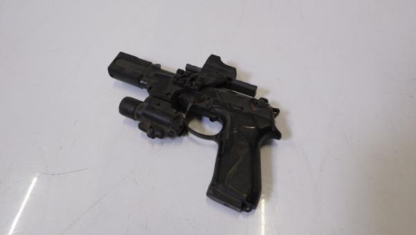 Gun